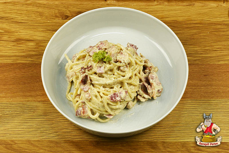 Spagete Karbonara (Carbonara) sa neutralnom pavlakom